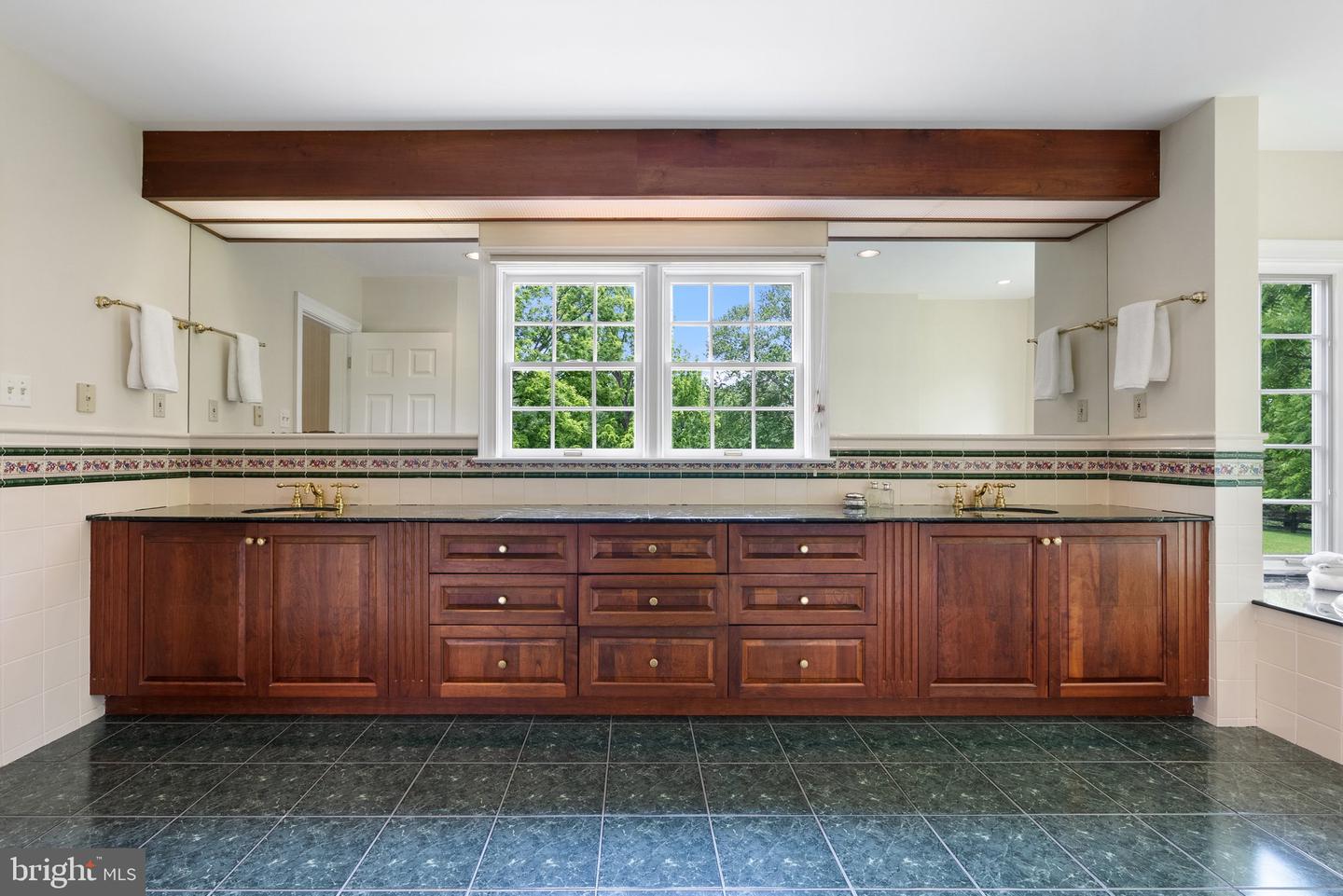 10052 POSSUM HOLLOW DR, DELAPLANE, Virginia 20144, 4 Bedrooms Bedrooms, ,4 BathroomsBathrooms,Residential,For sale,10052 POSSUM HOLLOW DR,VAFQ2016770 MLS # VAFQ2016770
