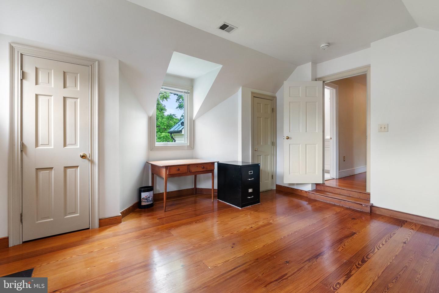 10052 POSSUM HOLLOW DR, DELAPLANE, Virginia 20144, 4 Bedrooms Bedrooms, ,4 BathroomsBathrooms,Residential,For sale,10052 POSSUM HOLLOW DR,VAFQ2016770 MLS # VAFQ2016770