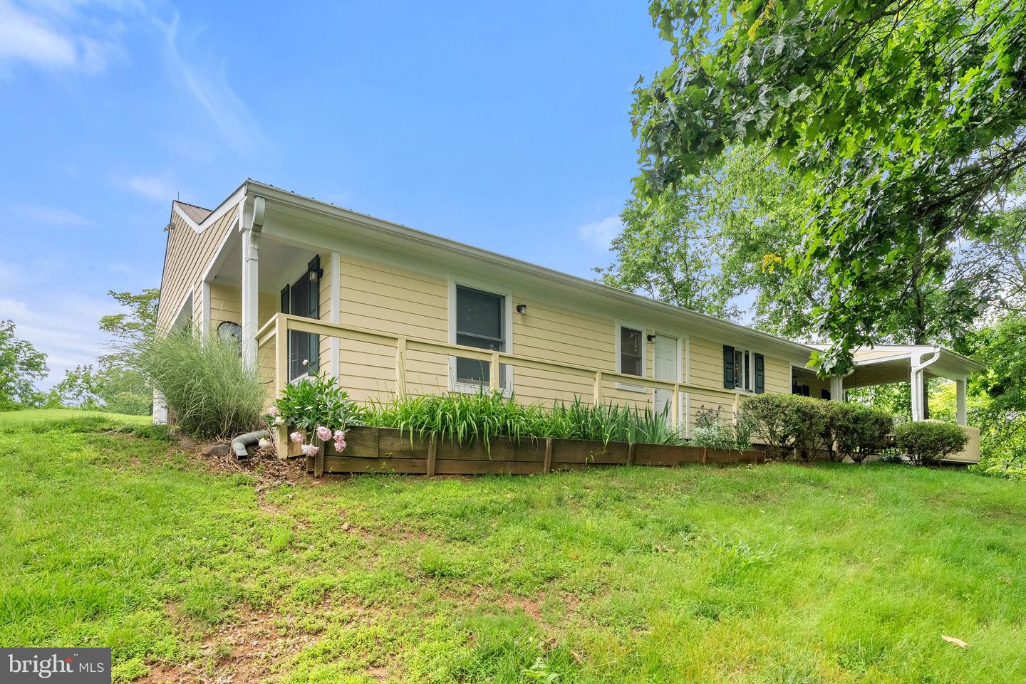 10052 POSSUM HOLLOW DR, DELAPLANE, Virginia 20144, 4 Bedrooms Bedrooms, ,4 BathroomsBathrooms,Residential,For sale,10052 POSSUM HOLLOW DR,VAFQ2016770 MLS # VAFQ2016770
