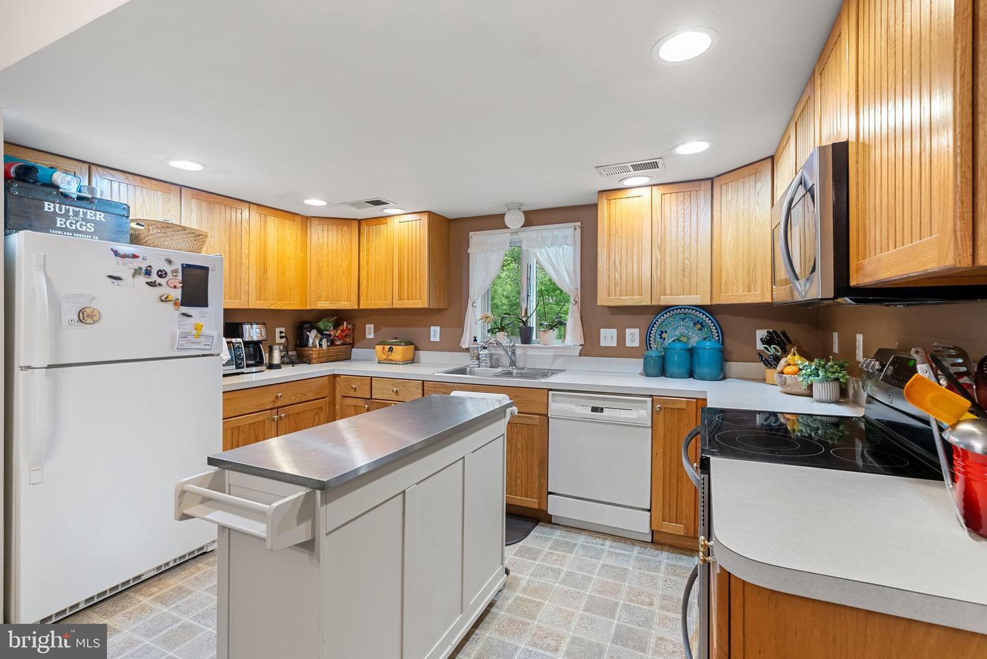 10052 POSSUM HOLLOW DR, DELAPLANE, Virginia 20144, 4 Bedrooms Bedrooms, ,4 BathroomsBathrooms,Residential,For sale,10052 POSSUM HOLLOW DR,VAFQ2016770 MLS # VAFQ2016770