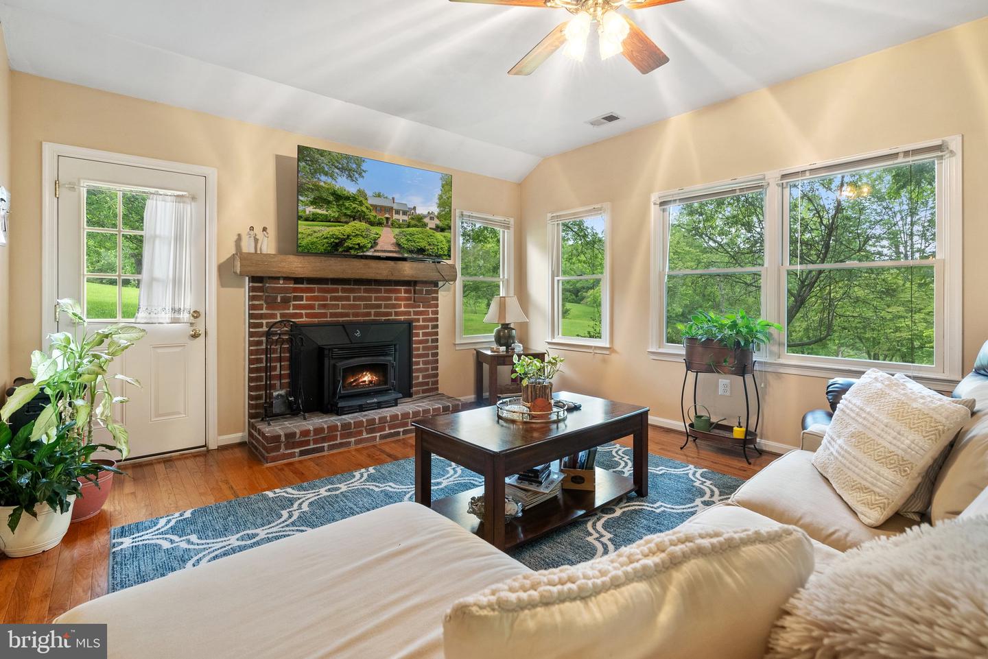 10052 POSSUM HOLLOW DR, DELAPLANE, Virginia 20144, 4 Bedrooms Bedrooms, ,4 BathroomsBathrooms,Residential,For sale,10052 POSSUM HOLLOW DR,VAFQ2016770 MLS # VAFQ2016770