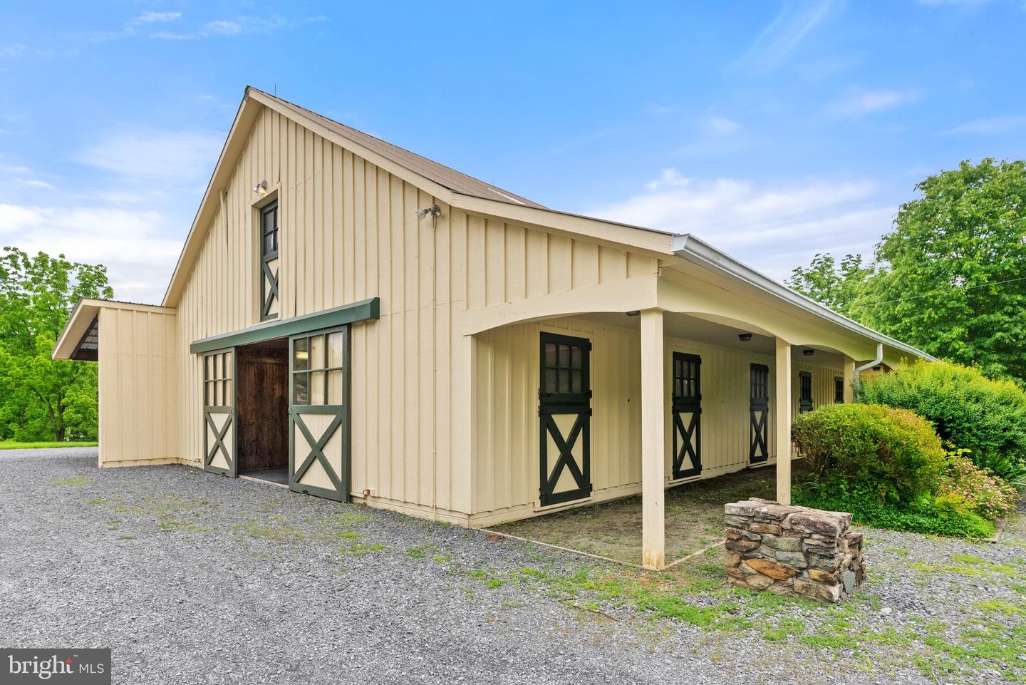 10052 POSSUM HOLLOW DR, DELAPLANE, Virginia 20144, 4 Bedrooms Bedrooms, ,4 BathroomsBathrooms,Residential,For sale,10052 POSSUM HOLLOW DR,VAFQ2016770 MLS # VAFQ2016770