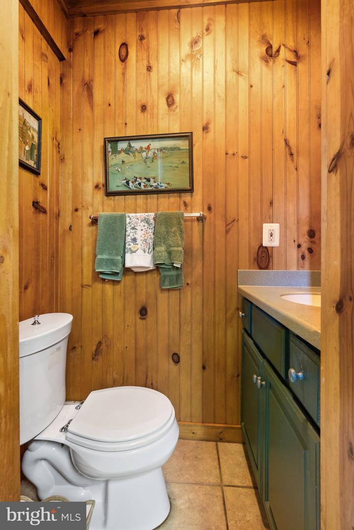 10052 POSSUM HOLLOW DR, DELAPLANE, Virginia 20144, 4 Bedrooms Bedrooms, ,4 BathroomsBathrooms,Residential,For sale,10052 POSSUM HOLLOW DR,VAFQ2016770 MLS # VAFQ2016770