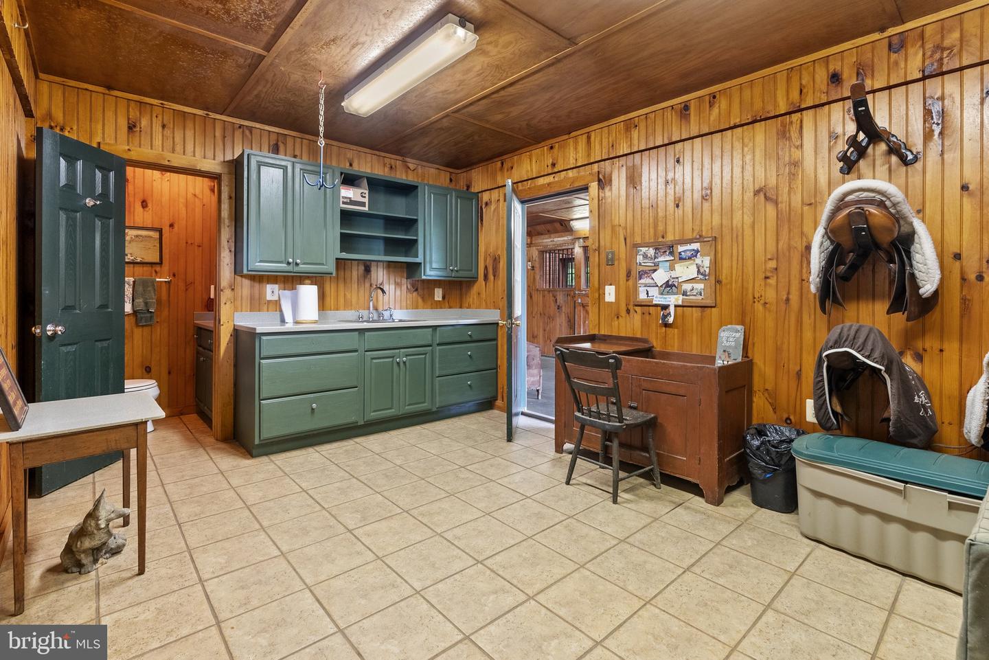 10052 POSSUM HOLLOW DR, DELAPLANE, Virginia 20144, 4 Bedrooms Bedrooms, ,4 BathroomsBathrooms,Residential,For sale,10052 POSSUM HOLLOW DR,VAFQ2016770 MLS # VAFQ2016770