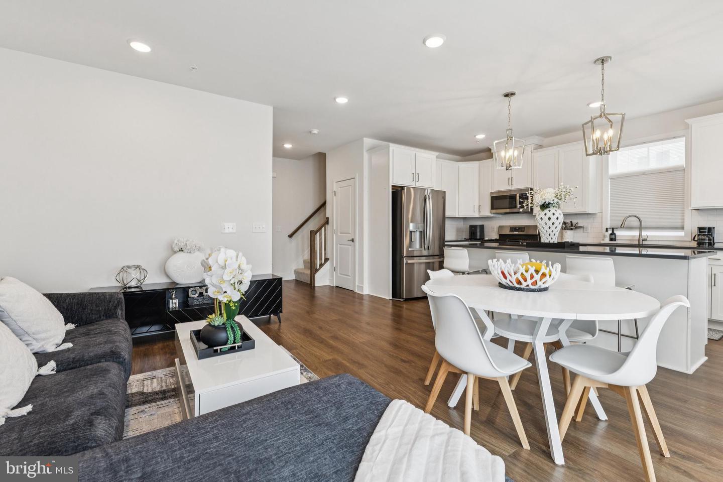 ASHBURN, Virginia 20147, 3 Bedrooms Bedrooms, ,2 BathroomsBathrooms,Residential,For sale,VALO2097800 MLS # VALO2097800