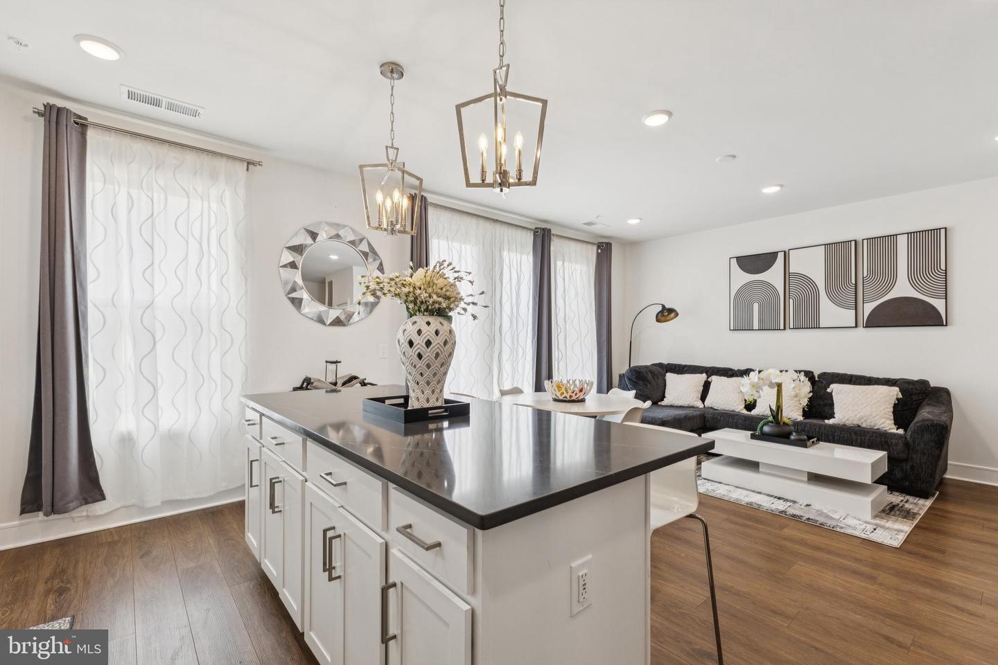 ASHBURN, Virginia 20147, 3 Bedrooms Bedrooms, ,2 BathroomsBathrooms,Residential,For sale,VALO2097800 MLS # VALO2097800