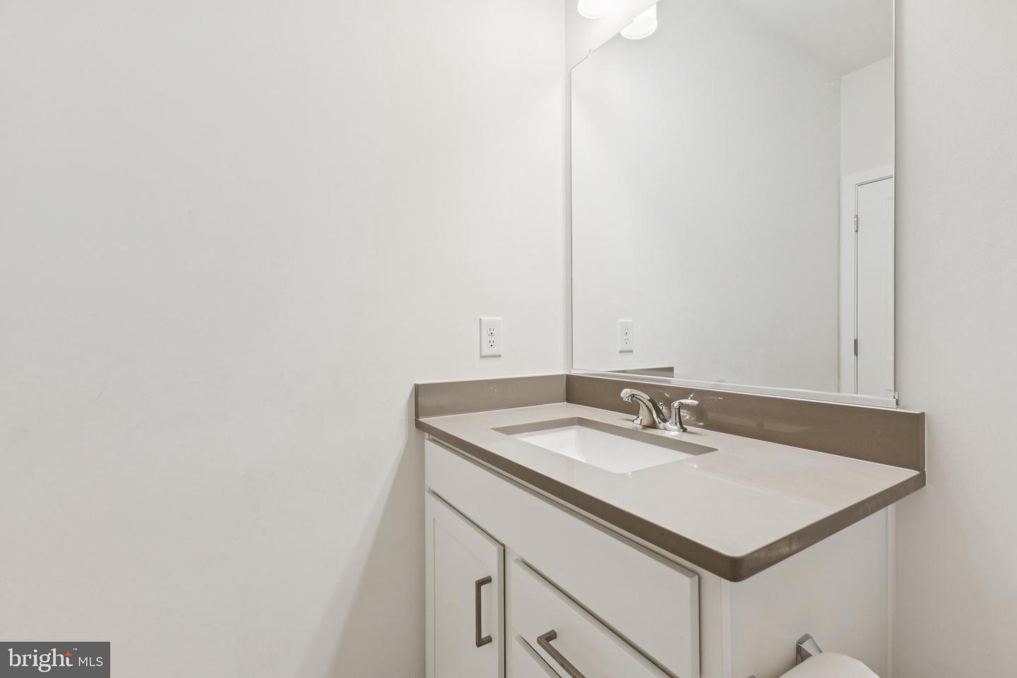 ASHBURN, Virginia 20147, 3 Bedrooms Bedrooms, ,2 BathroomsBathrooms,Residential,For sale,VALO2097800 MLS # VALO2097800
