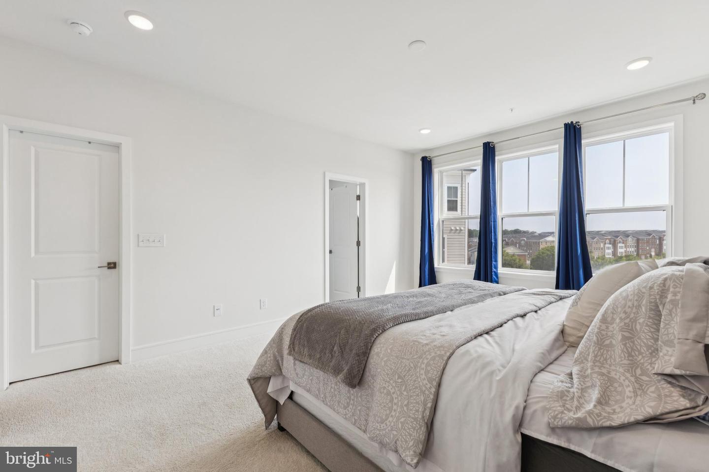 ASHBURN, Virginia 20147, 3 Bedrooms Bedrooms, ,2 BathroomsBathrooms,Residential,For sale,VALO2097800 MLS # VALO2097800