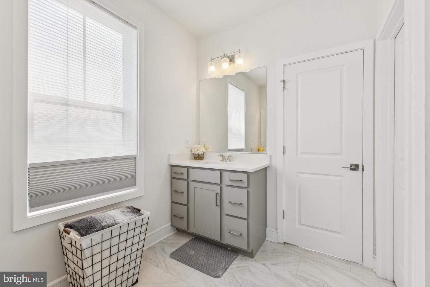 ASHBURN, Virginia 20147, 3 Bedrooms Bedrooms, ,2 BathroomsBathrooms,Residential,For sale,VALO2097800 MLS # VALO2097800