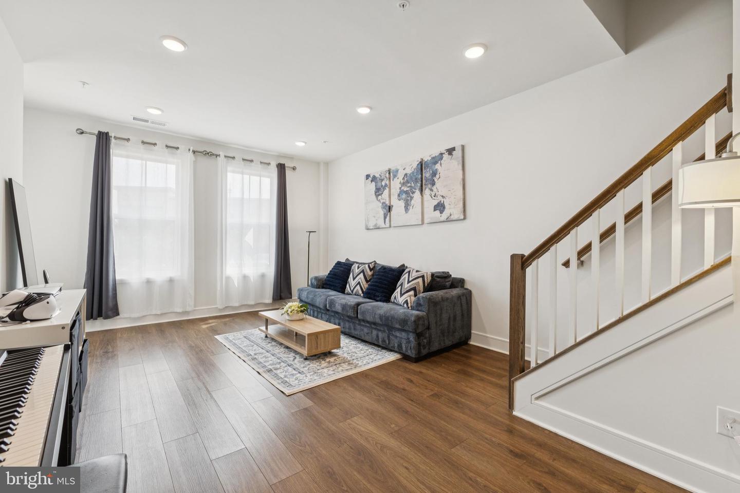 ASHBURN, Virginia 20147, 3 Bedrooms Bedrooms, ,2 BathroomsBathrooms,Residential,For sale,VALO2097800 MLS # VALO2097800