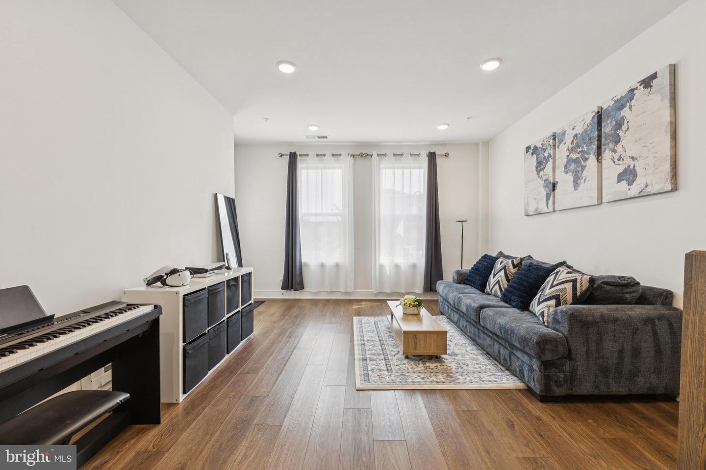 ASHBURN, Virginia 20147, 3 Bedrooms Bedrooms, ,2 BathroomsBathrooms,Residential,For sale,VALO2097800 MLS # VALO2097800