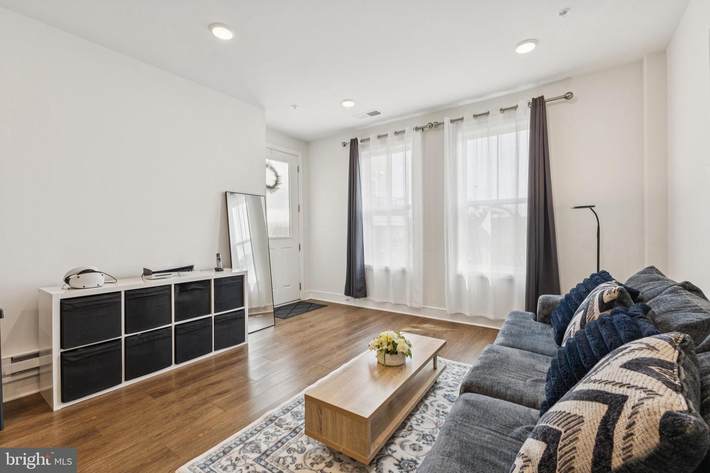 ASHBURN, Virginia 20147, 3 Bedrooms Bedrooms, ,2 BathroomsBathrooms,Residential,For sale,VALO2097800 MLS # VALO2097800