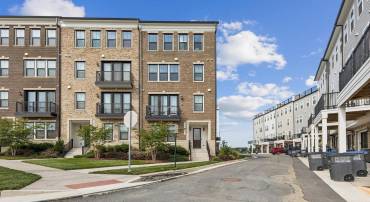 ASHBURN, Virginia 20147, 3 Bedrooms Bedrooms, ,2 BathroomsBathrooms,Residential,For sale,VALO2097800 MLS # VALO2097800