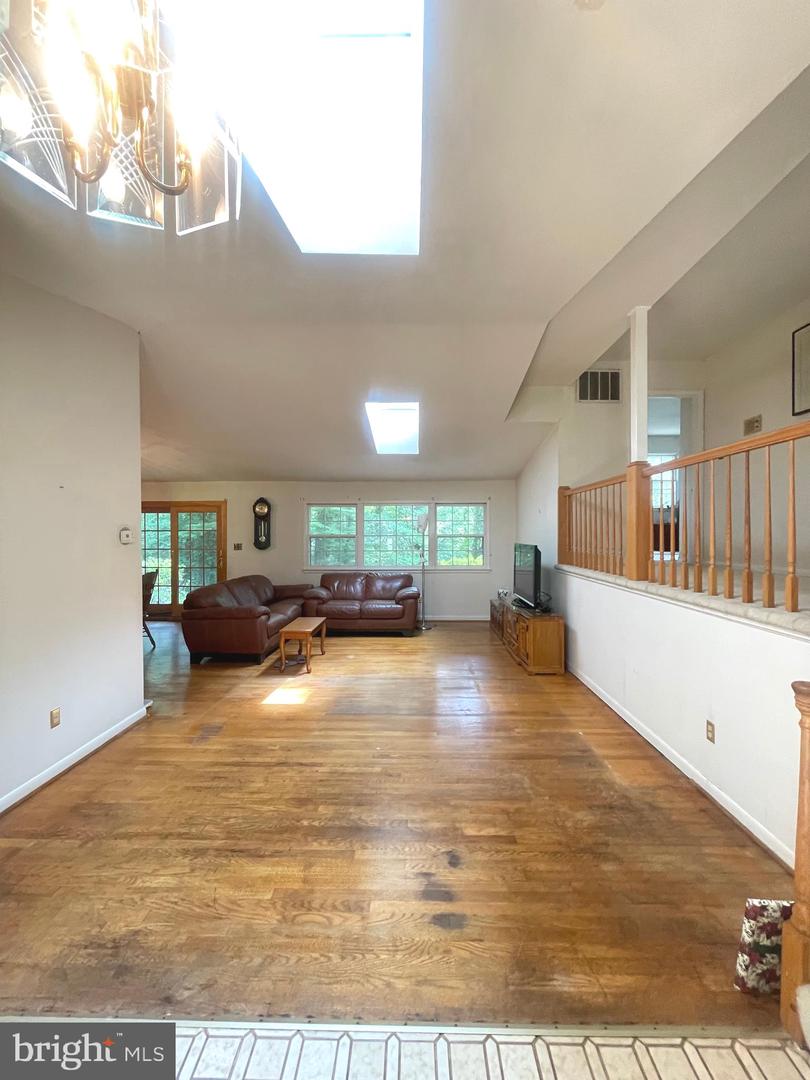5023 DODSON DR, ANNANDALE, Virginia 22003, 3 Bedrooms Bedrooms, ,3 BathroomsBathrooms,Residential,For sale,5023 DODSON DR,VAFX2243434 MLS # VAFX2243434