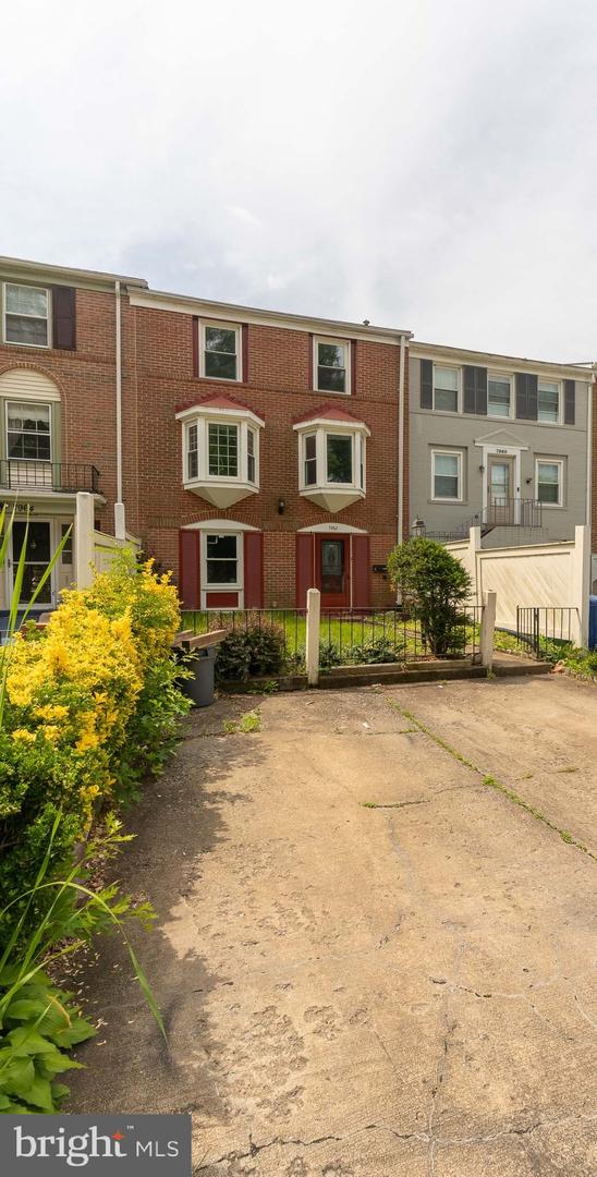 7962 CENTRAL PARK CIR, ALEXANDRIA, Virginia 22309, 4 Bedrooms Bedrooms, ,2 BathroomsBathrooms,Residential,For sale,7962 CENTRAL PARK CIR,VAFX2243594 MLS # VAFX2243594