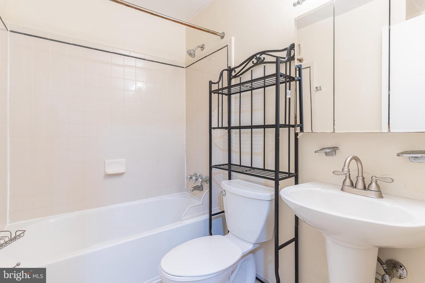 7962 CENTRAL PARK CIR, ALEXANDRIA, Virginia 22309, 4 Bedrooms Bedrooms, ,2 BathroomsBathrooms,Residential,For sale,7962 CENTRAL PARK CIR,VAFX2243594 MLS # VAFX2243594