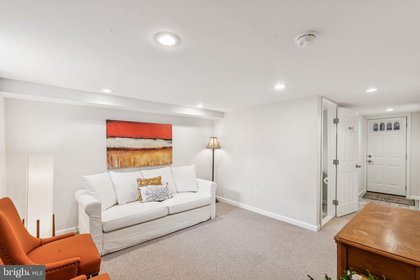 615 S HENRY ST, ALEXANDRIA, Virginia 22314, 2 Bedrooms Bedrooms, ,2 BathroomsBathrooms,Residential,For sale,615 S HENRY ST,VAAX2045782 MLS # VAAX2045782