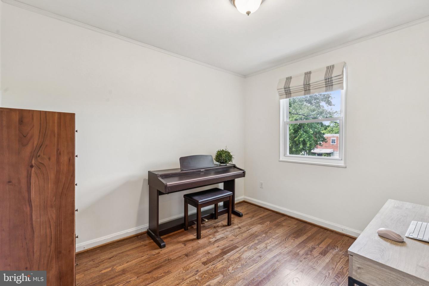 615 S HENRY ST, ALEXANDRIA, Virginia 22314, 2 Bedrooms Bedrooms, ,2 BathroomsBathrooms,Residential,For sale,615 S HENRY ST,VAAX2045782 MLS # VAAX2045782