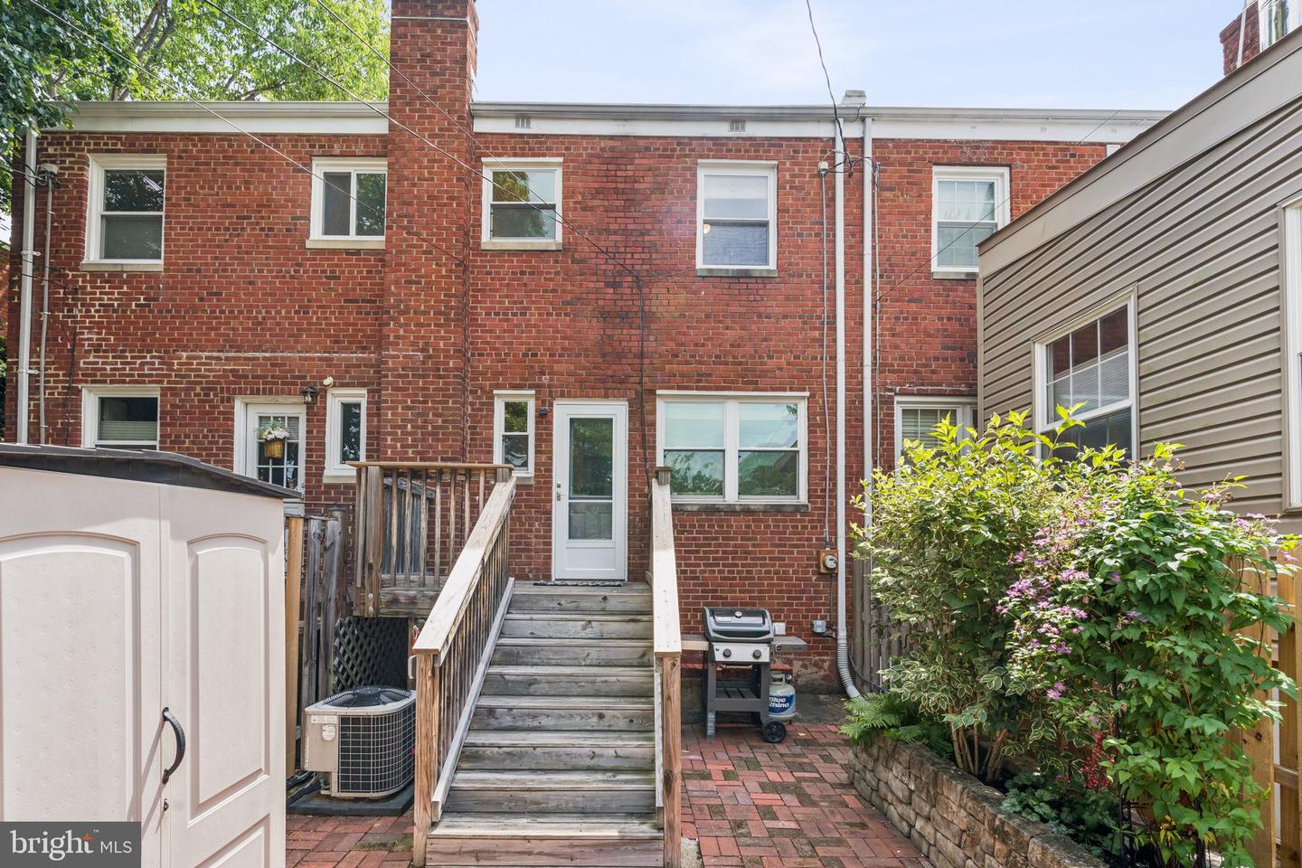 615 S HENRY ST, ALEXANDRIA, Virginia 22314, 2 Bedrooms Bedrooms, ,2 BathroomsBathrooms,Residential,For sale,615 S HENRY ST,VAAX2045782 MLS # VAAX2045782