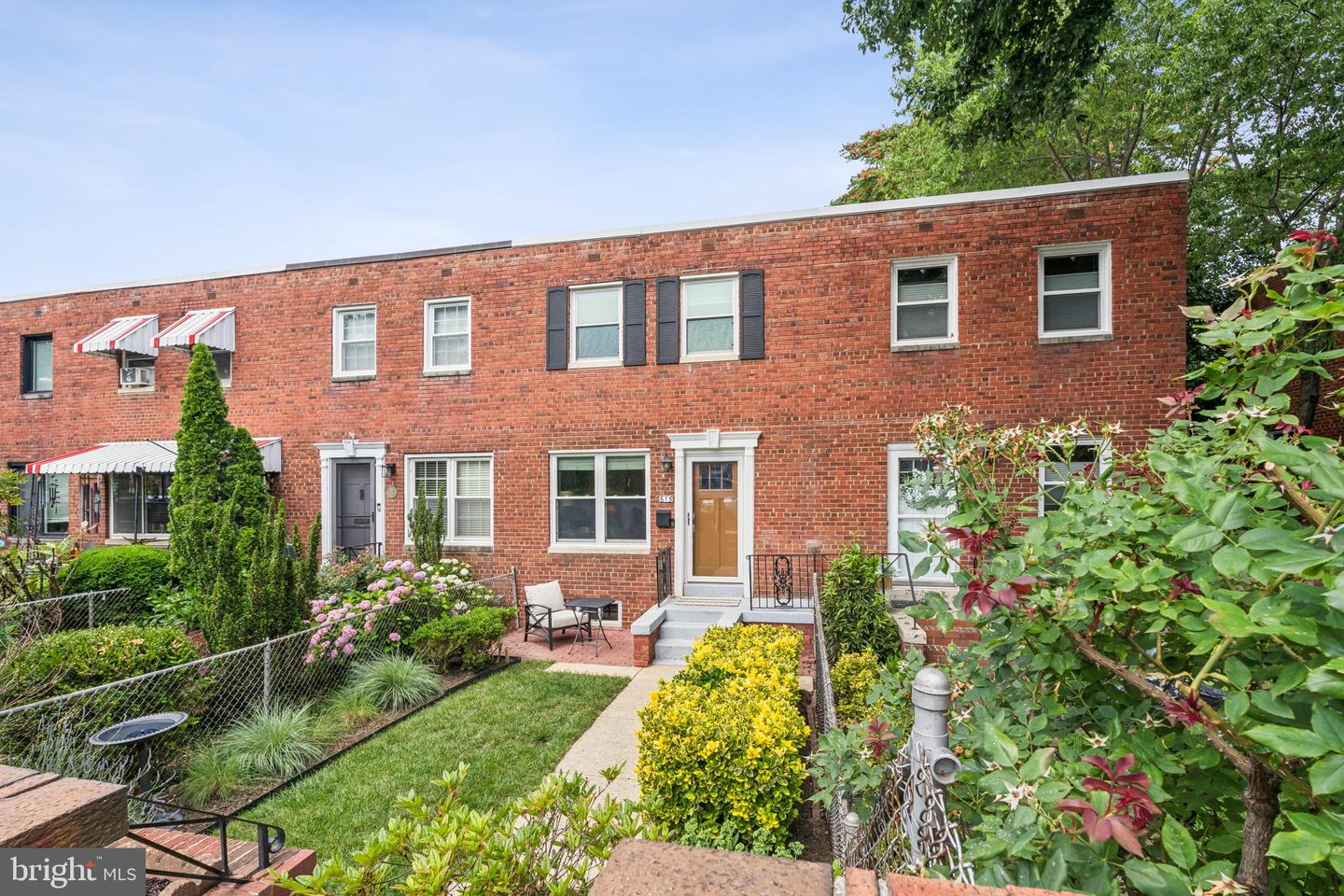 615 S HENRY ST, ALEXANDRIA, Virginia 22314, 2 Bedrooms Bedrooms, ,2 BathroomsBathrooms,Residential,For sale,615 S HENRY ST,VAAX2045782 MLS # VAAX2045782