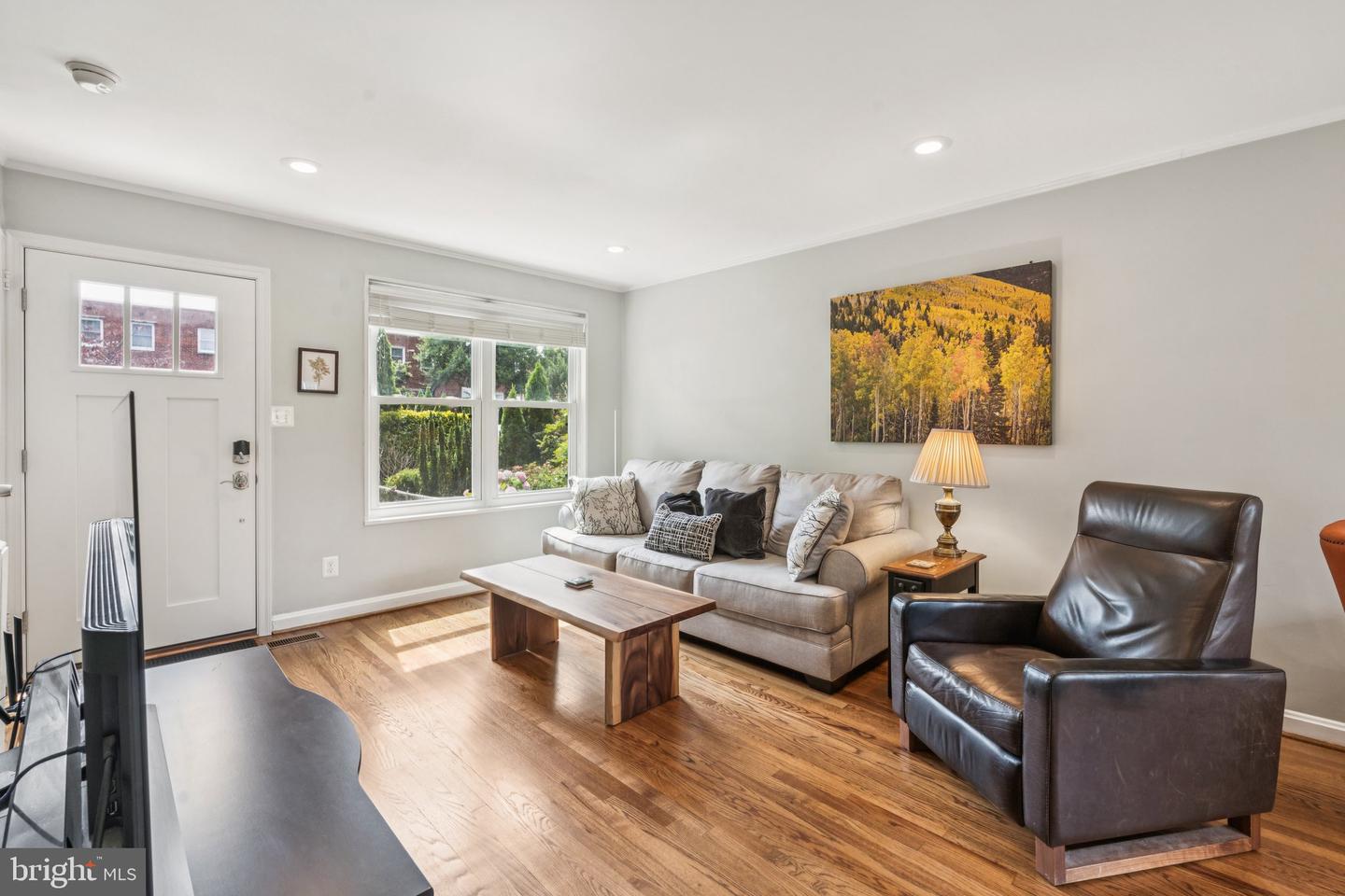 615 S HENRY ST, ALEXANDRIA, Virginia 22314, 2 Bedrooms Bedrooms, ,2 BathroomsBathrooms,Residential,For sale,615 S HENRY ST,VAAX2045782 MLS # VAAX2045782