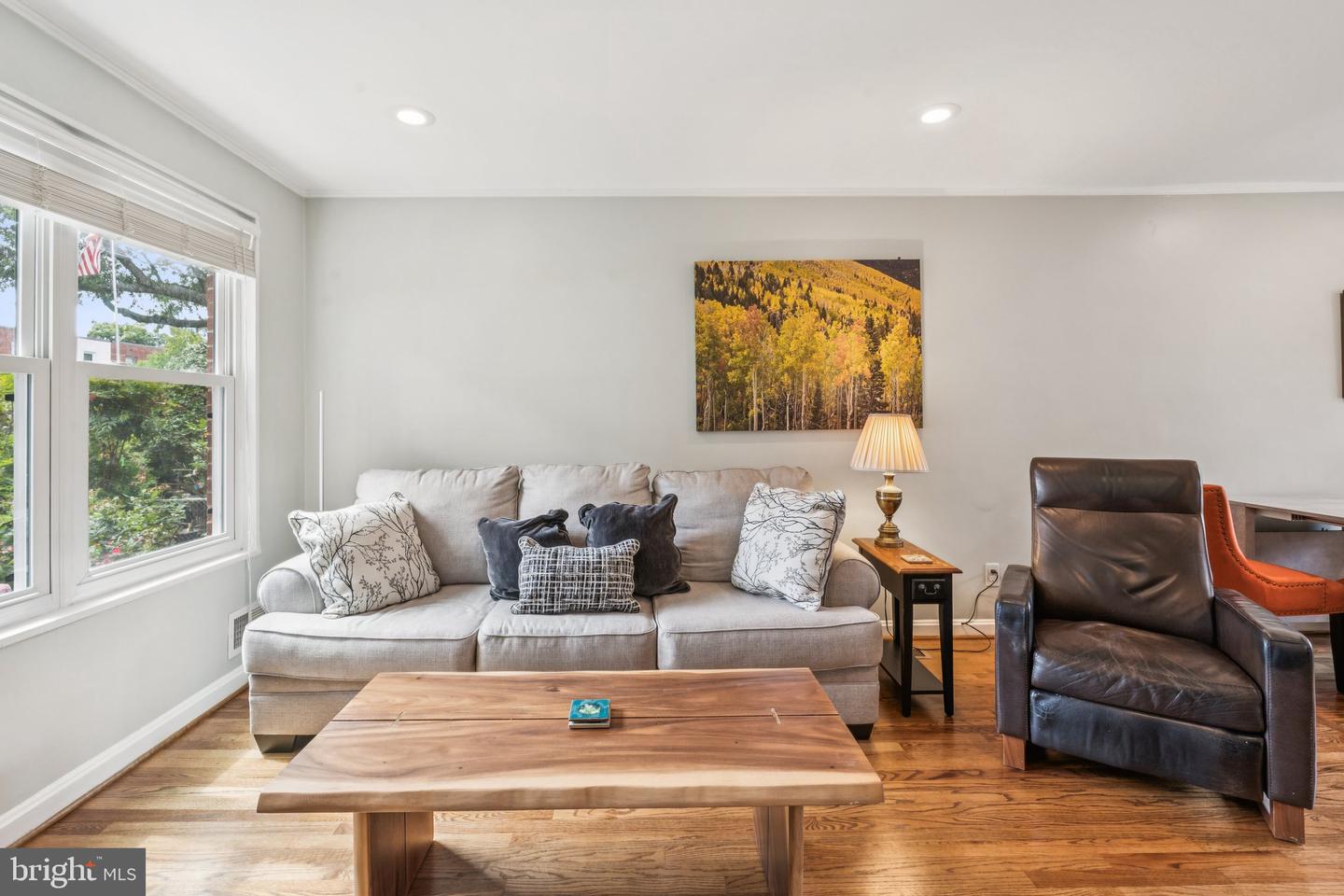 615 S HENRY ST, ALEXANDRIA, Virginia 22314, 2 Bedrooms Bedrooms, ,2 BathroomsBathrooms,Residential,For sale,615 S HENRY ST,VAAX2045782 MLS # VAAX2045782