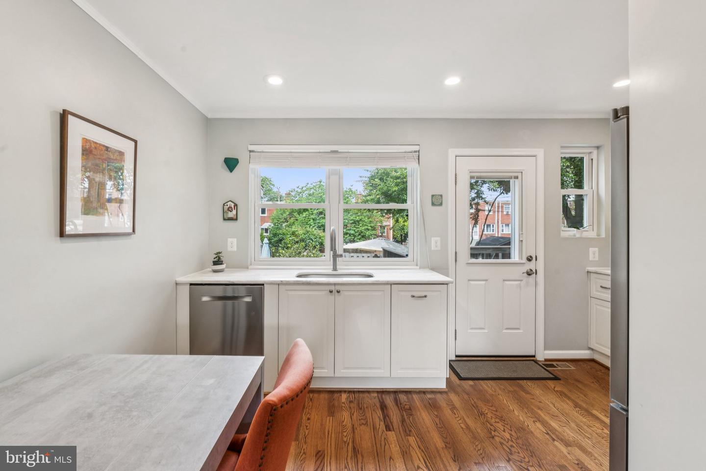 615 S HENRY ST, ALEXANDRIA, Virginia 22314, 2 Bedrooms Bedrooms, ,2 BathroomsBathrooms,Residential,For sale,615 S HENRY ST,VAAX2045782 MLS # VAAX2045782