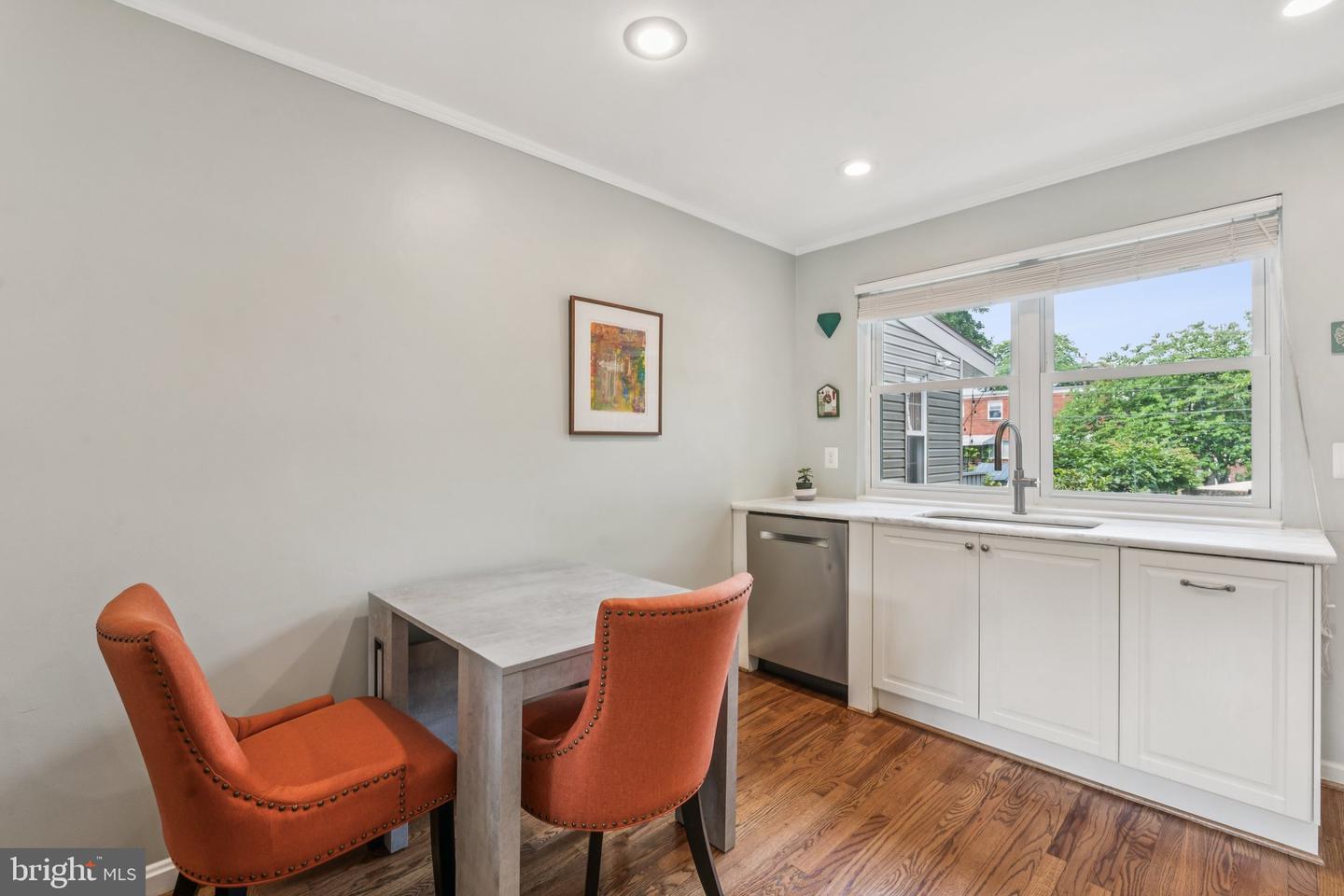 615 S HENRY ST, ALEXANDRIA, Virginia 22314, 2 Bedrooms Bedrooms, ,2 BathroomsBathrooms,Residential,For sale,615 S HENRY ST,VAAX2045782 MLS # VAAX2045782