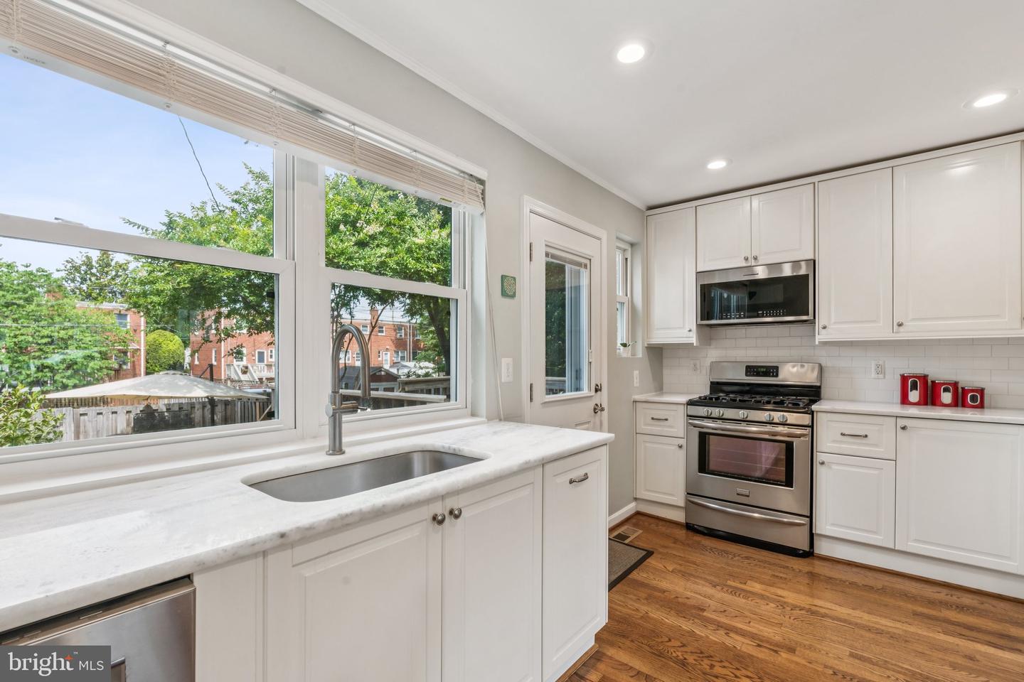 615 S HENRY ST, ALEXANDRIA, Virginia 22314, 2 Bedrooms Bedrooms, ,2 BathroomsBathrooms,Residential,For sale,615 S HENRY ST,VAAX2045782 MLS # VAAX2045782