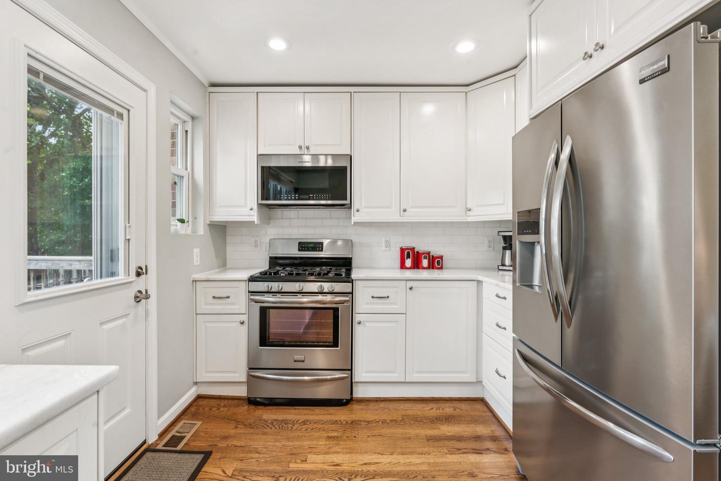 615 S HENRY ST, ALEXANDRIA, Virginia 22314, 2 Bedrooms Bedrooms, ,2 BathroomsBathrooms,Residential,For sale,615 S HENRY ST,VAAX2045782 MLS # VAAX2045782