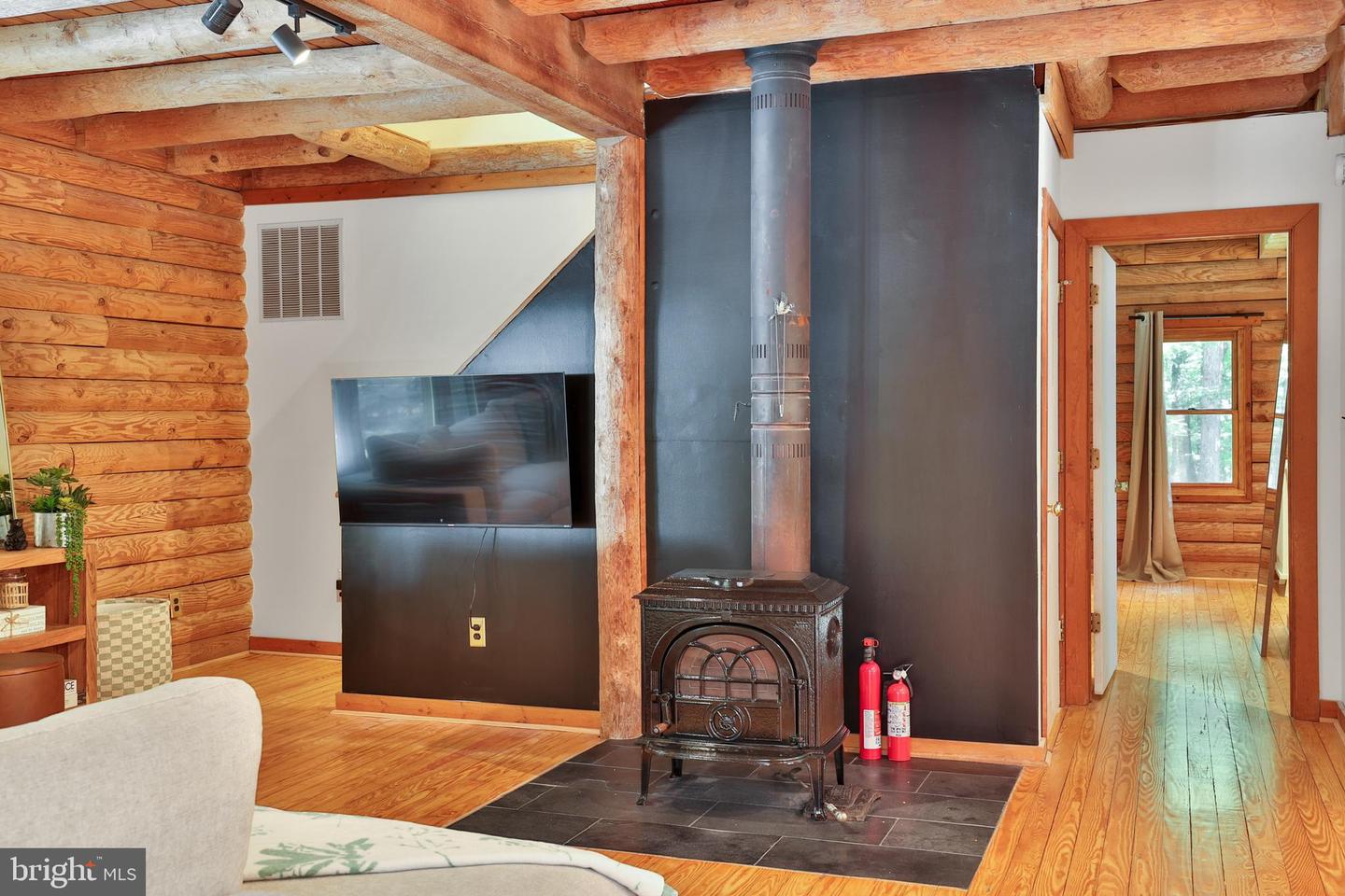 21663 OATLANDS RD, ALDIE, Virginia 20105, 3 Bedrooms Bedrooms, ,4 BathroomsBathrooms,Residential,For sale,21663 OATLANDS RD,VALO2098082 MLS # VALO2098082