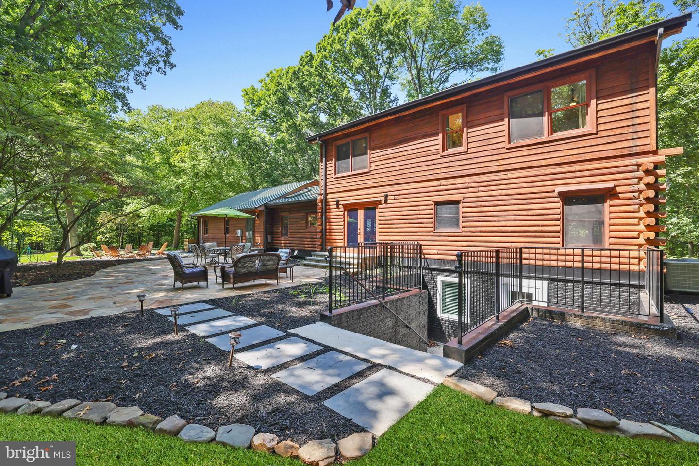 21663 OATLANDS RD, ALDIE, Virginia 20105, 3 Bedrooms Bedrooms, ,4 BathroomsBathrooms,Residential,For sale,21663 OATLANDS RD,VALO2098082 MLS # VALO2098082