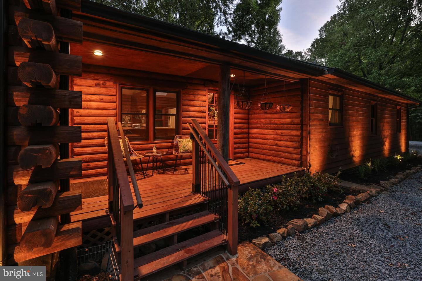 21663 OATLANDS RD, ALDIE, Virginia 20105, 3 Bedrooms Bedrooms, ,4 BathroomsBathrooms,Residential,For sale,21663 OATLANDS RD,VALO2098082 MLS # VALO2098082