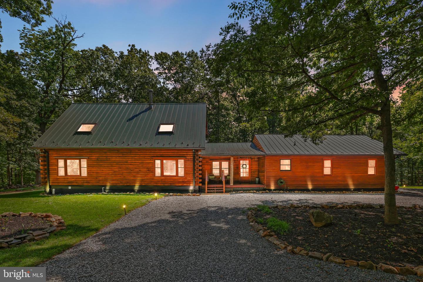 21663 OATLANDS RD, ALDIE, Virginia 20105, 3 Bedrooms Bedrooms, ,4 BathroomsBathrooms,Residential,For sale,21663 OATLANDS RD,VALO2098082 MLS # VALO2098082
