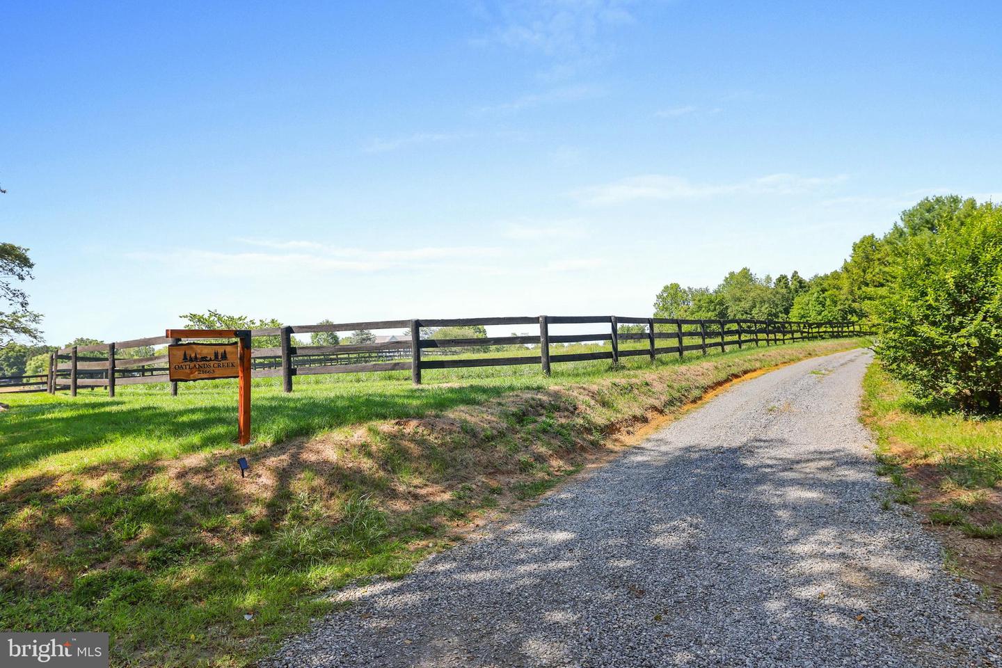 21663 OATLANDS RD, ALDIE, Virginia 20105, 3 Bedrooms Bedrooms, ,4 BathroomsBathrooms,Residential,For sale,21663 OATLANDS RD,VALO2098082 MLS # VALO2098082