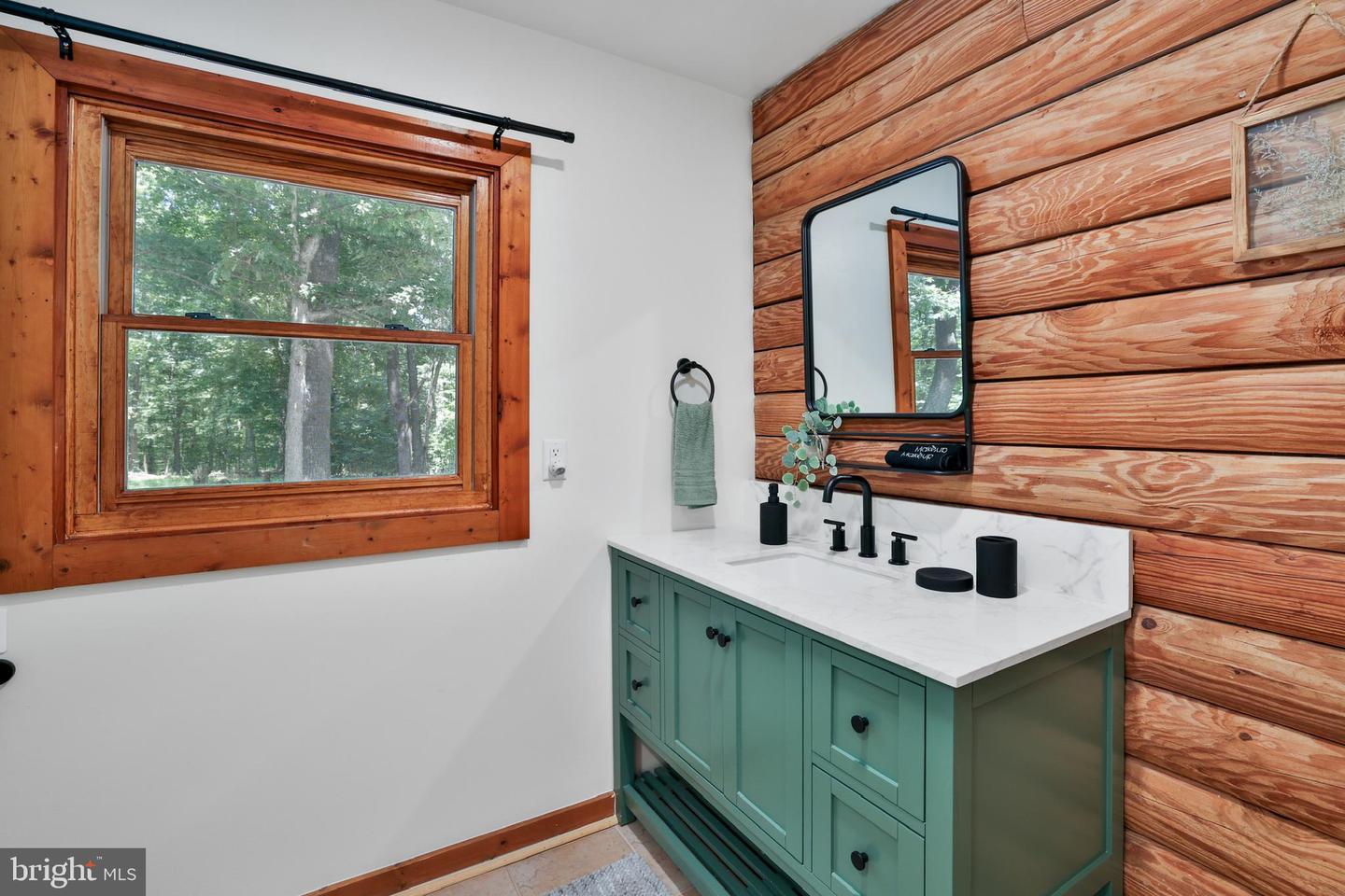 21663 OATLANDS RD, ALDIE, Virginia 20105, 3 Bedrooms Bedrooms, ,4 BathroomsBathrooms,Residential,For sale,21663 OATLANDS RD,VALO2098082 MLS # VALO2098082