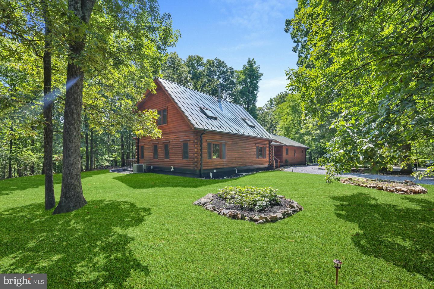 21663 OATLANDS RD, ALDIE, Virginia 20105, 3 Bedrooms Bedrooms, ,4 BathroomsBathrooms,Residential,For sale,21663 OATLANDS RD,VALO2098082 MLS # VALO2098082