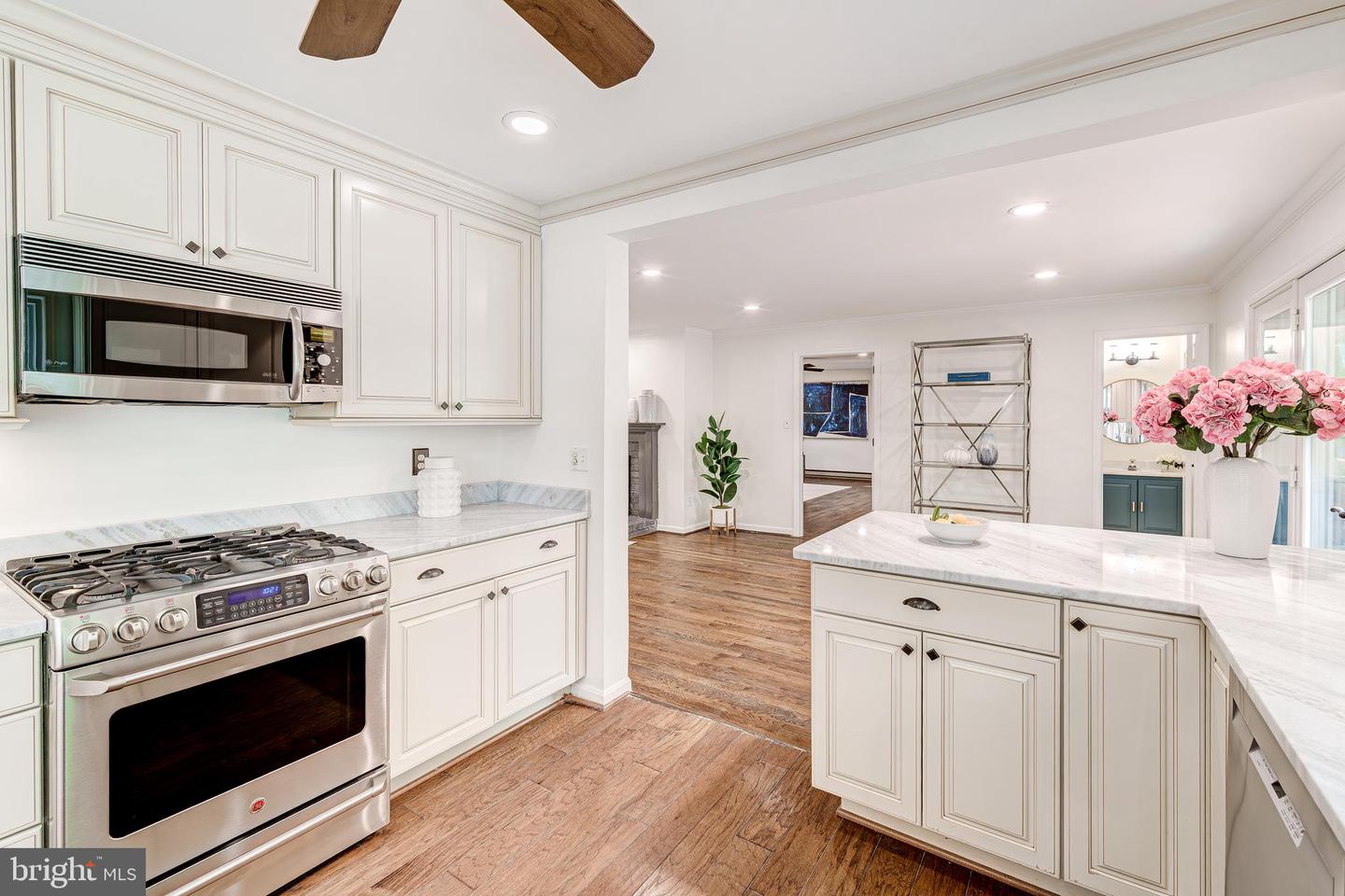 12209 LAKE JAMES DR, HERNDON, Virginia 20171, 6 Bedrooms Bedrooms, ,4 BathroomsBathrooms,Residential,For sale,12209 LAKE JAMES DR,VAFX2243816 MLS # VAFX2243816
