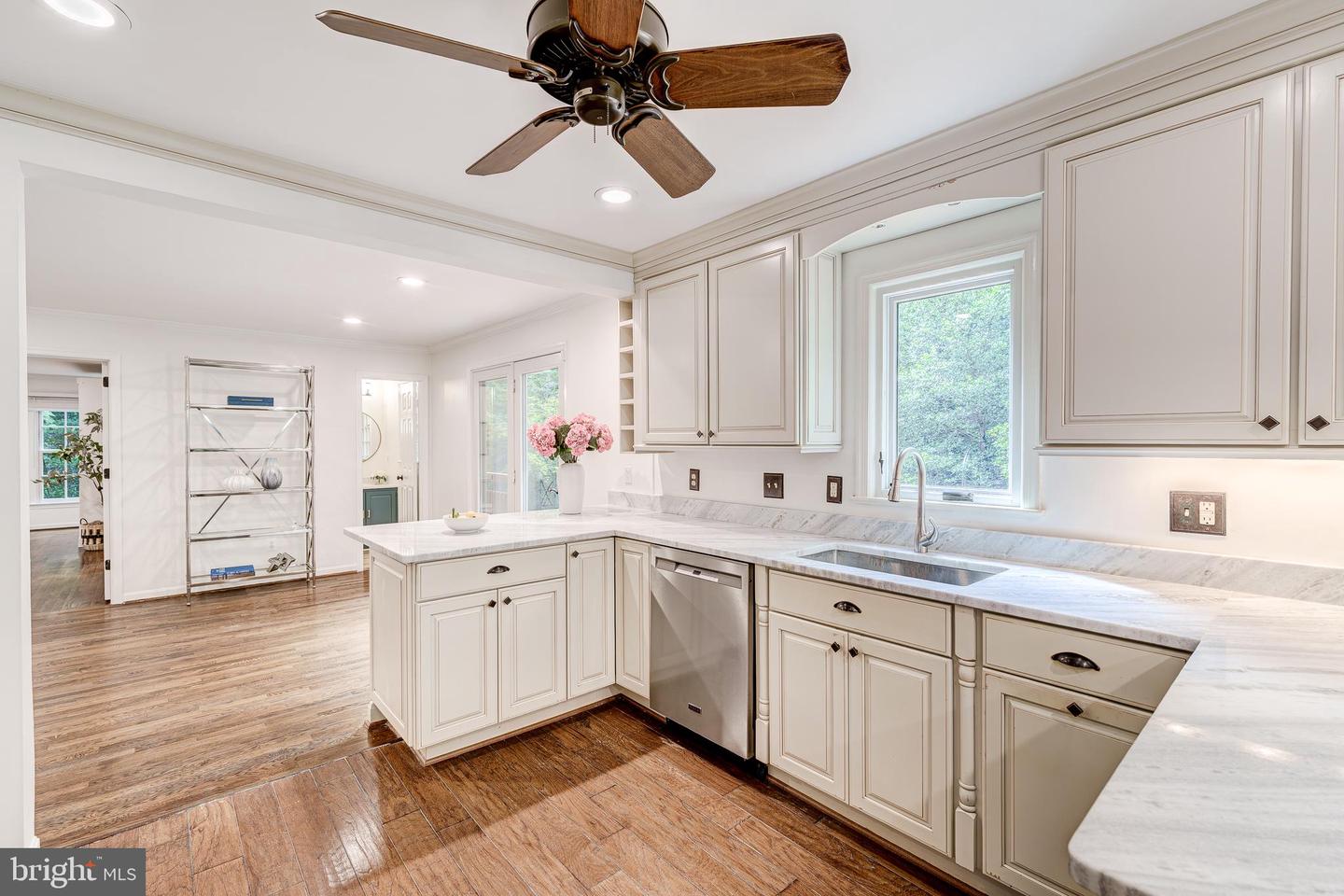 12209 LAKE JAMES DR, HERNDON, Virginia 20171, 6 Bedrooms Bedrooms, ,4 BathroomsBathrooms,Residential,For sale,12209 LAKE JAMES DR,VAFX2243816 MLS # VAFX2243816