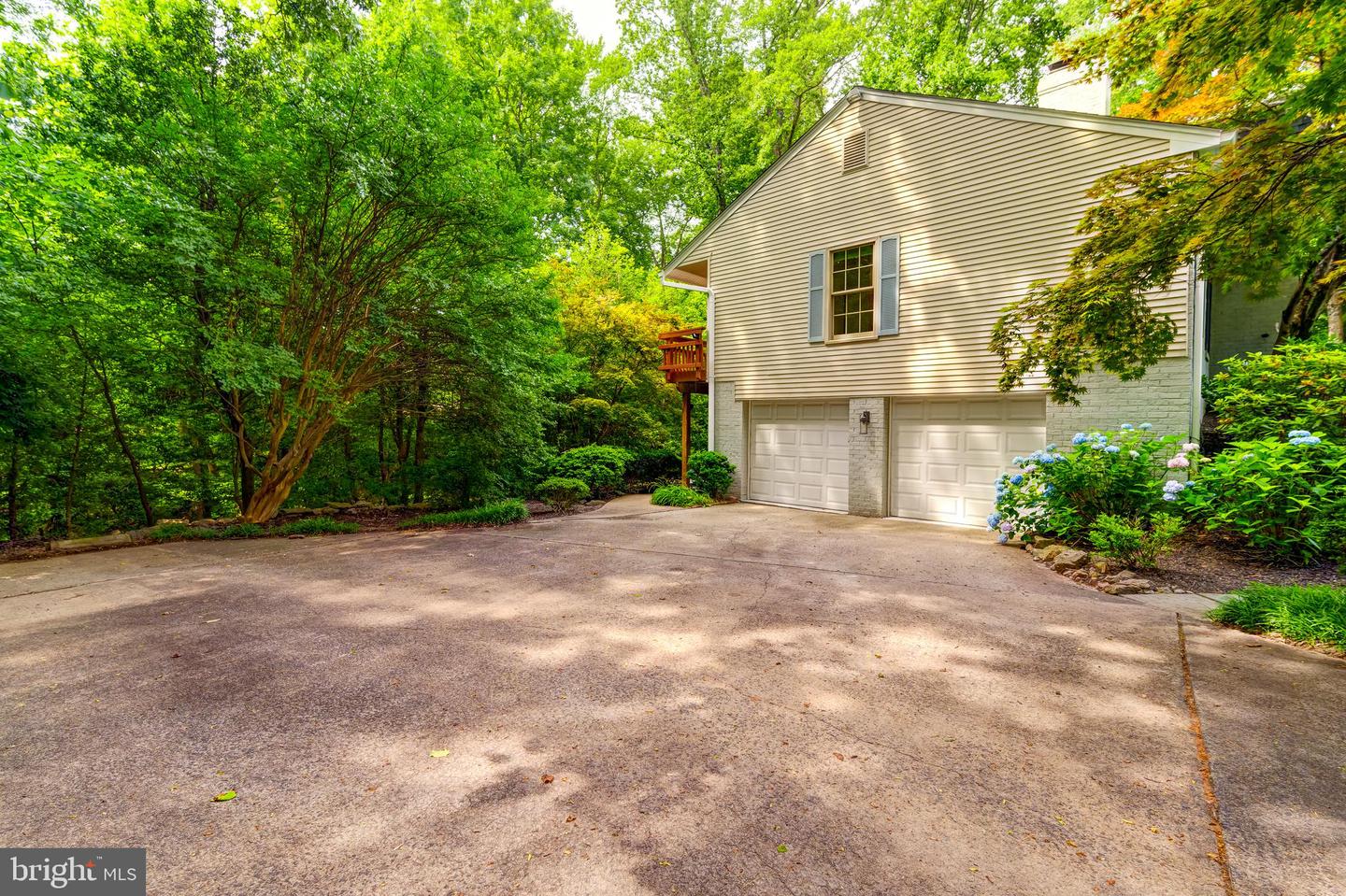 12209 LAKE JAMES DR, HERNDON, Virginia 20171, 6 Bedrooms Bedrooms, ,4 BathroomsBathrooms,Residential,For sale,12209 LAKE JAMES DR,VAFX2243816 MLS # VAFX2243816