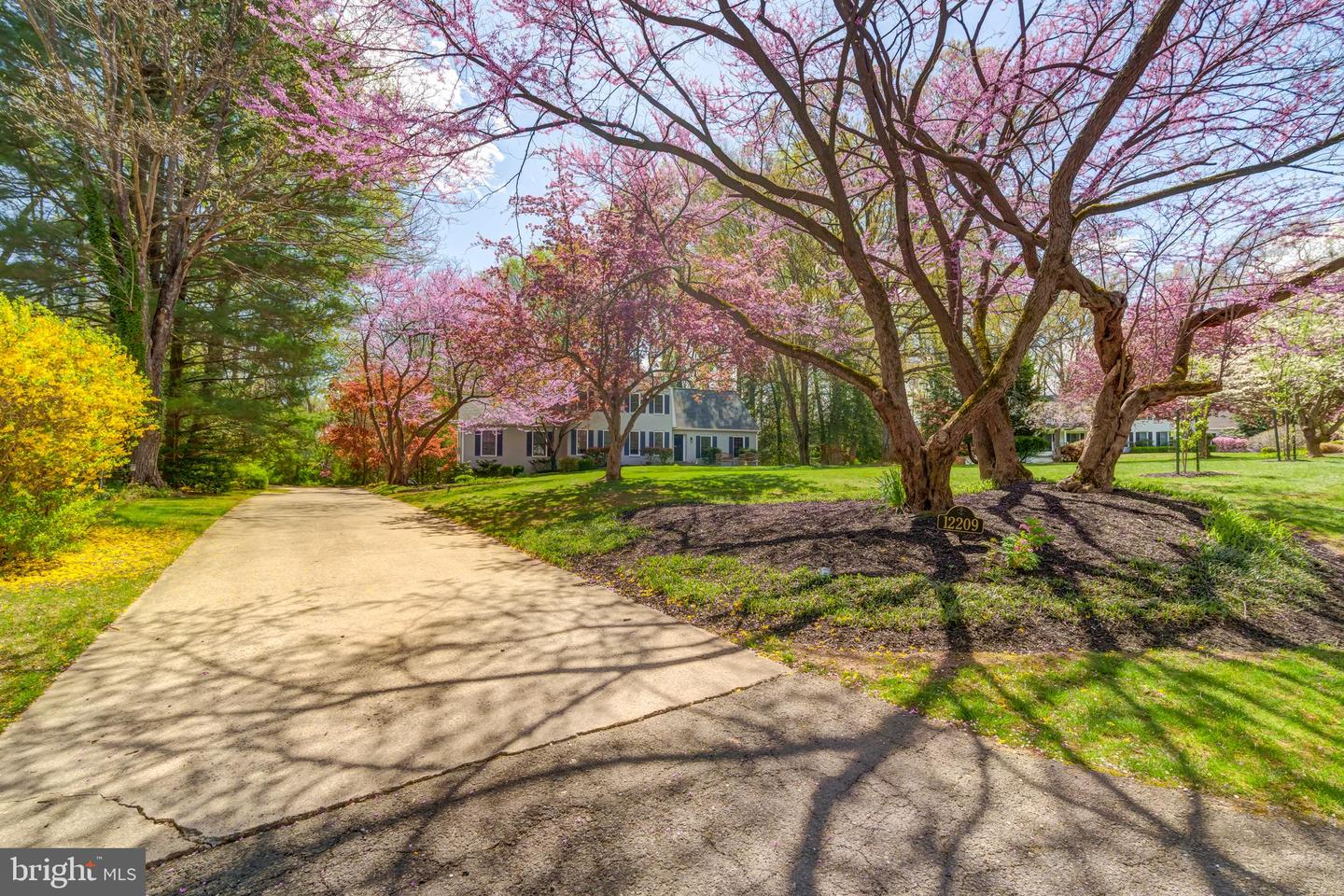 12209 LAKE JAMES DR, HERNDON, Virginia 20171, 6 Bedrooms Bedrooms, ,4 BathroomsBathrooms,Residential,For sale,12209 LAKE JAMES DR,VAFX2243816 MLS # VAFX2243816