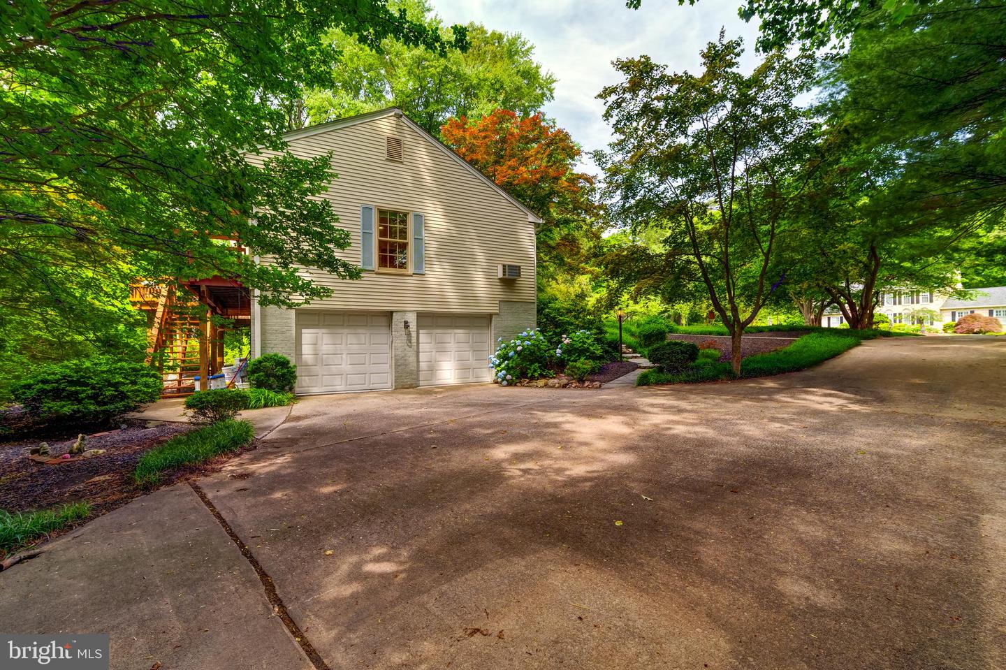 12209 LAKE JAMES DR, HERNDON, Virginia 20171, 6 Bedrooms Bedrooms, ,4 BathroomsBathrooms,Residential,For sale,12209 LAKE JAMES DR,VAFX2243816 MLS # VAFX2243816