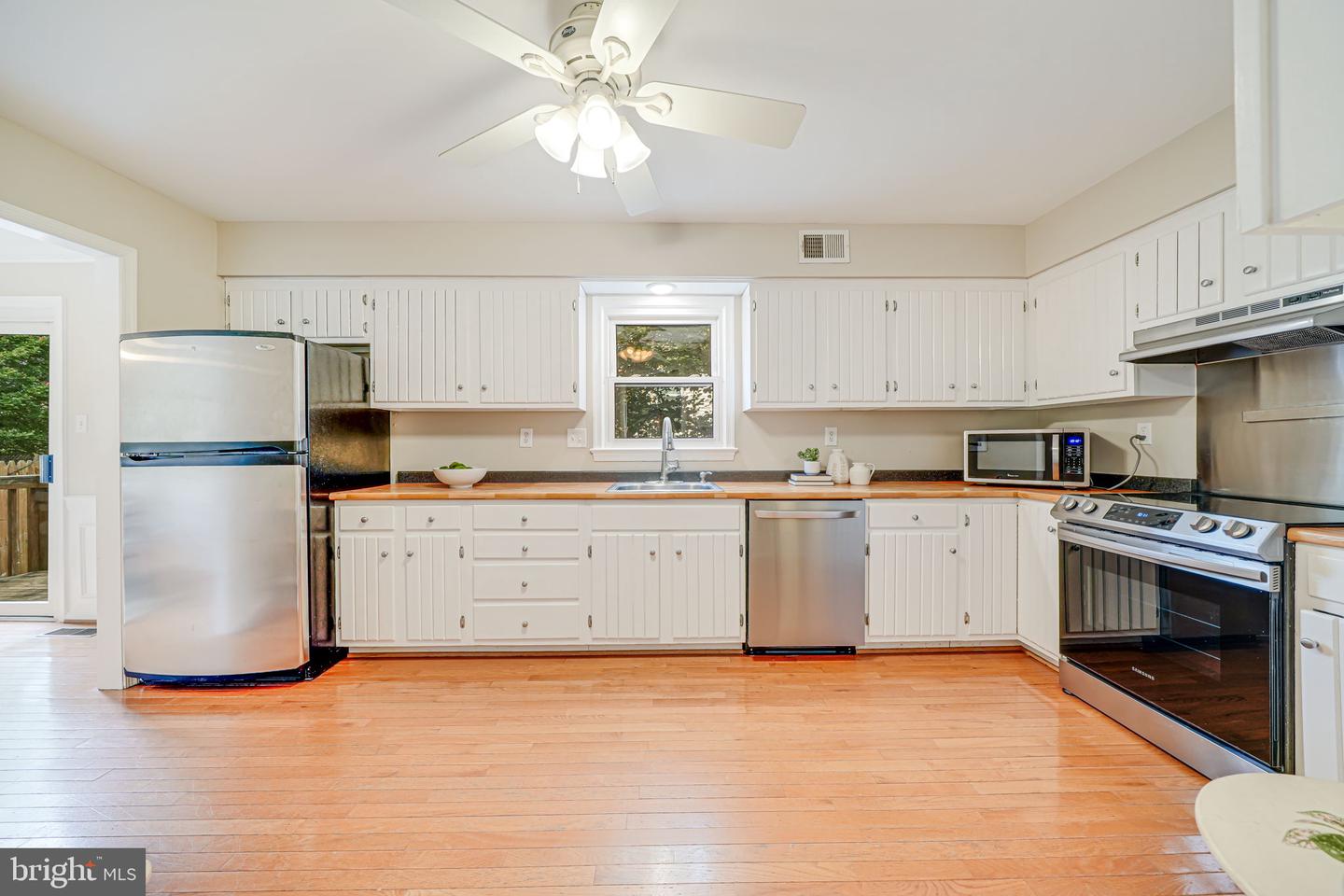 2702 KENWOOD AVE, ALEXANDRIA, Virginia 22302, 3 Bedrooms Bedrooms, ,2 BathroomsBathrooms,Residential,For sale,2702 KENWOOD AVE,VAAX2045848 MLS # VAAX2045848