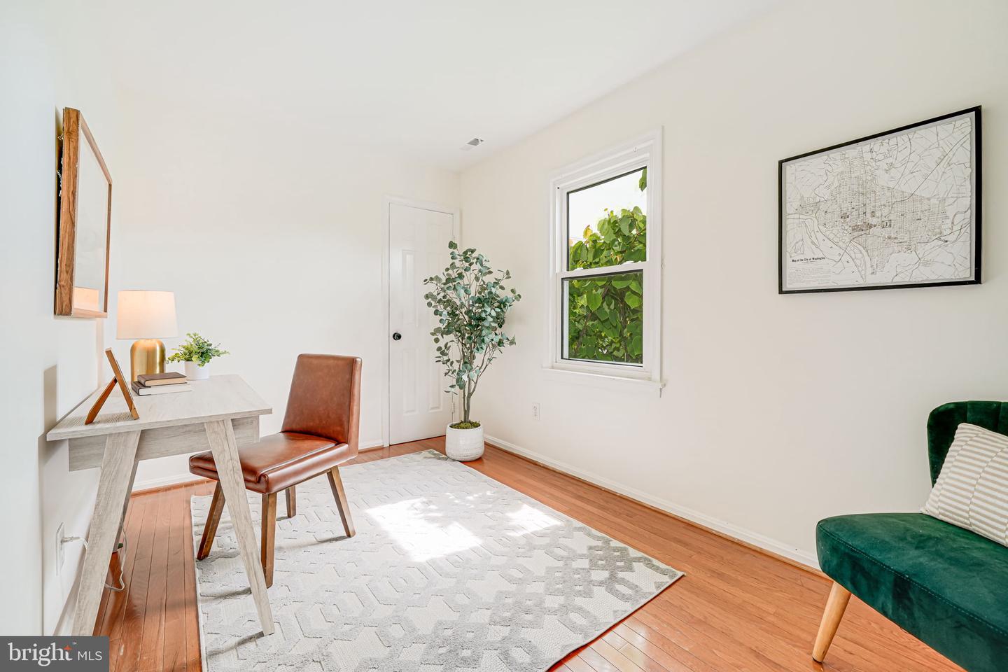 2702 KENWOOD AVE, ALEXANDRIA, Virginia 22302, 3 Bedrooms Bedrooms, ,2 BathroomsBathrooms,Residential,For sale,2702 KENWOOD AVE,VAAX2045848 MLS # VAAX2045848