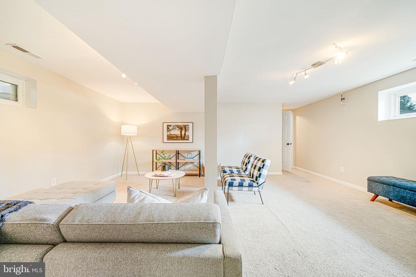 2702 KENWOOD AVE, ALEXANDRIA, Virginia 22302, 3 Bedrooms Bedrooms, ,2 BathroomsBathrooms,Residential,For sale,2702 KENWOOD AVE,VAAX2045848 MLS # VAAX2045848
