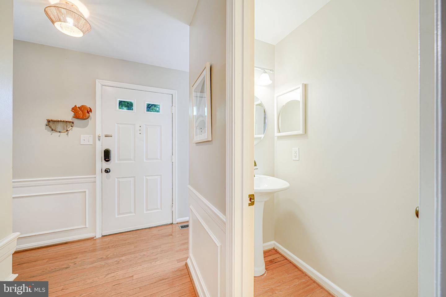 2702 KENWOOD AVE, ALEXANDRIA, Virginia 22302, 3 Bedrooms Bedrooms, ,2 BathroomsBathrooms,Residential,For sale,2702 KENWOOD AVE,VAAX2045848 MLS # VAAX2045848