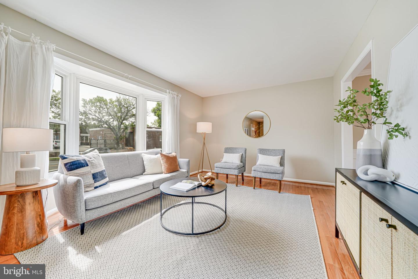 2702 KENWOOD AVE, ALEXANDRIA, Virginia 22302, 3 Bedrooms Bedrooms, ,2 BathroomsBathrooms,Residential,For sale,2702 KENWOOD AVE,VAAX2045848 MLS # VAAX2045848