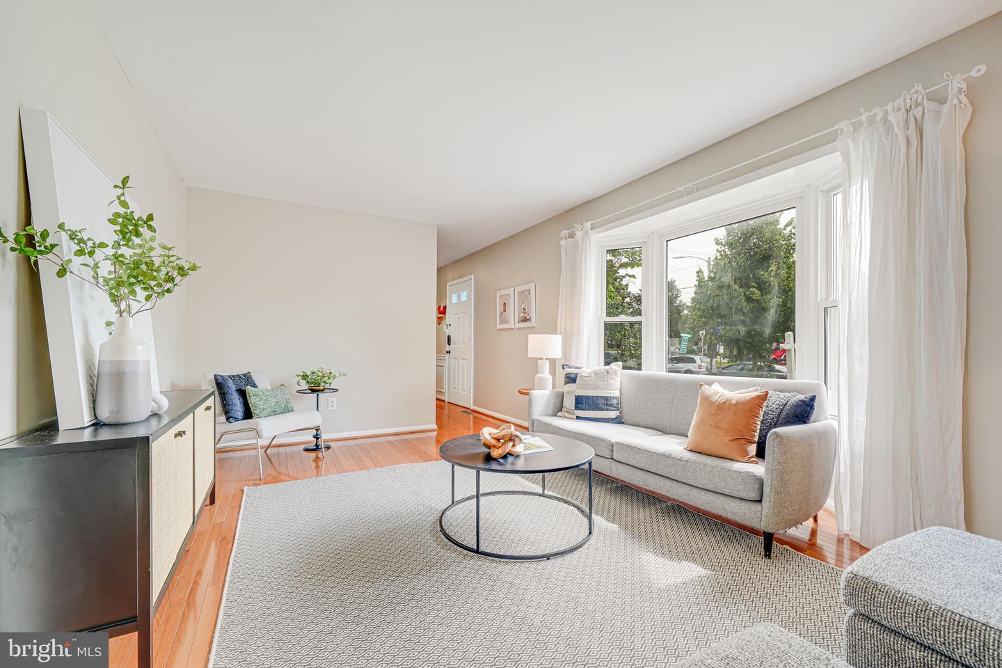 2702 KENWOOD AVE, ALEXANDRIA, Virginia 22302, 3 Bedrooms Bedrooms, ,2 BathroomsBathrooms,Residential,For sale,2702 KENWOOD AVE,VAAX2045848 MLS # VAAX2045848