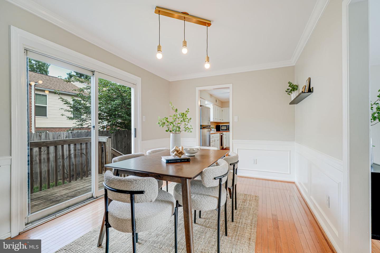 2702 KENWOOD AVE, ALEXANDRIA, Virginia 22302, 3 Bedrooms Bedrooms, ,2 BathroomsBathrooms,Residential,For sale,2702 KENWOOD AVE,VAAX2045848 MLS # VAAX2045848