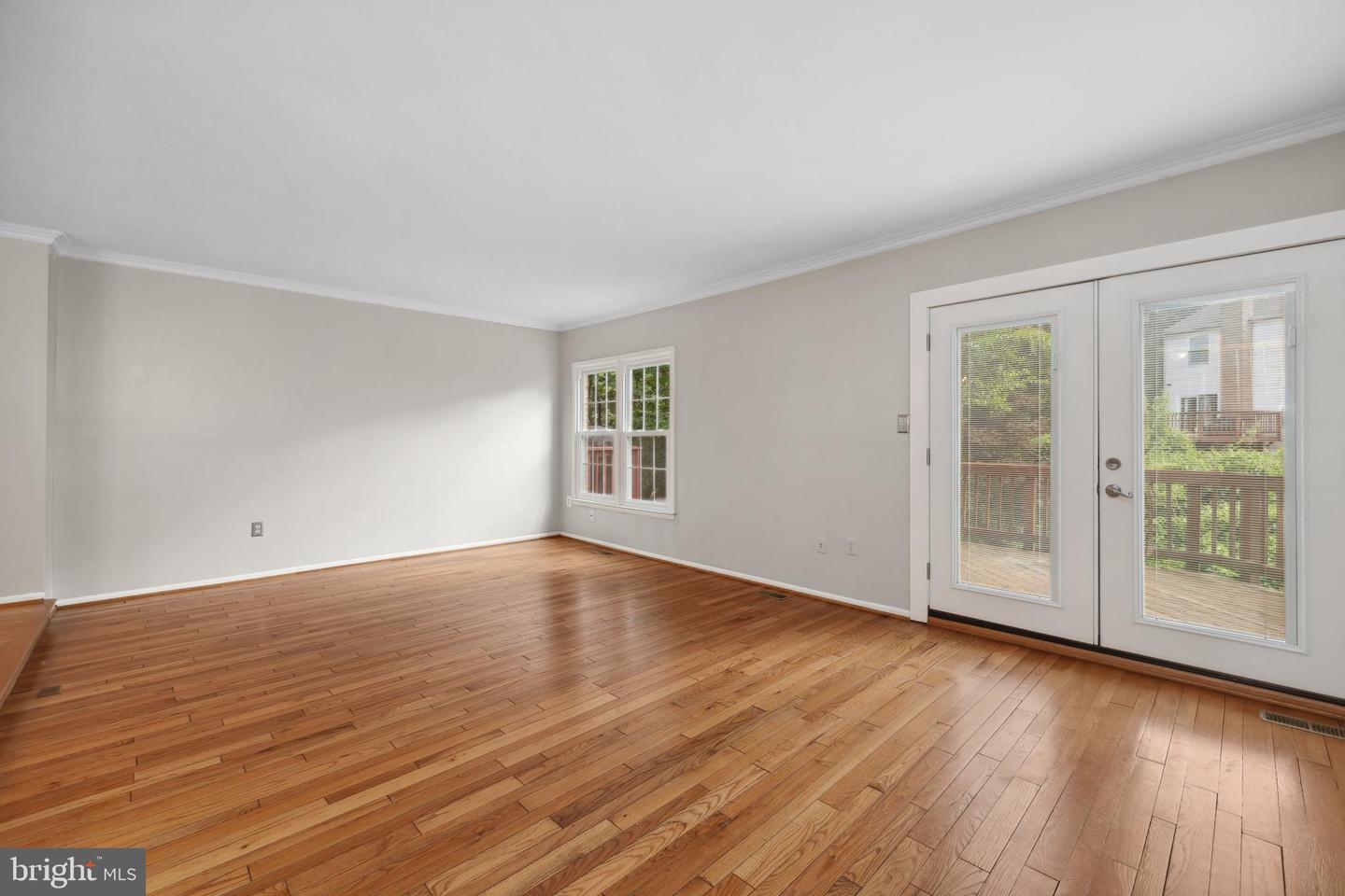 2893 SUTTON OAKS LN, VIENNA, Virginia 22181, 4 Bedrooms Bedrooms, ,3 BathroomsBathrooms,Residential,For sale,2893 SUTTON OAKS LN,VAFX2244052 MLS # VAFX2244052